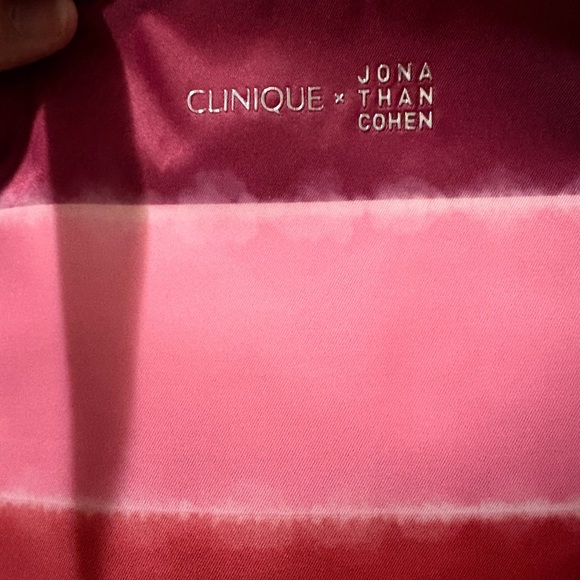 Clinique x Jonathan Cohen Tote & Matching Cosmetic Bag – NWT - Picture 2 of 5